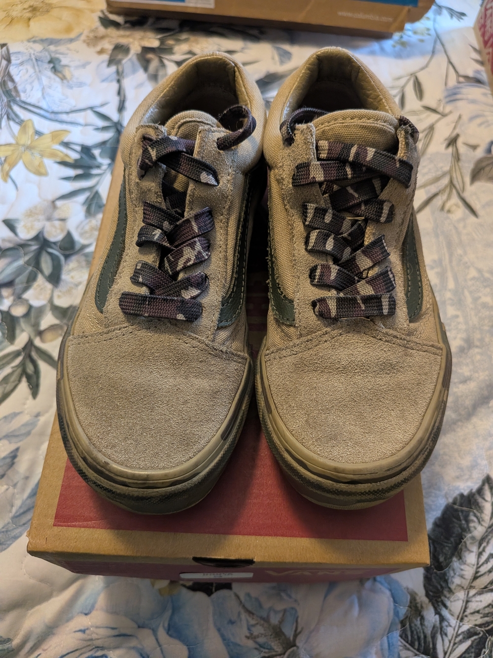Vans Low-Top Suede Sneakers in Beige and Olive with Patterned Laces Size 13 Used